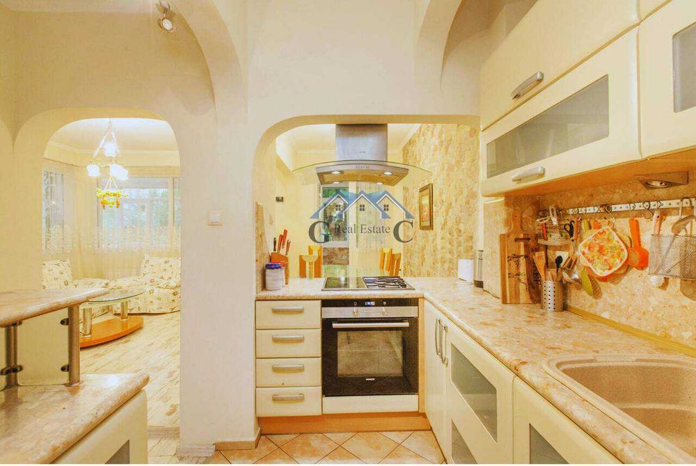 Продава се Многостаен апартамент в Варна, Център - 140 кв.м за 1779 €/кв.м - Снимка #8