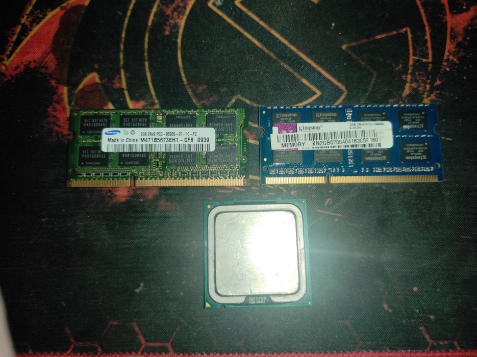 Module si un procesor Intel Pentium E2160