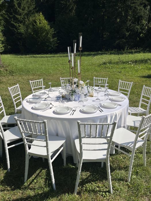 Cort de inchiriat, complet utilat