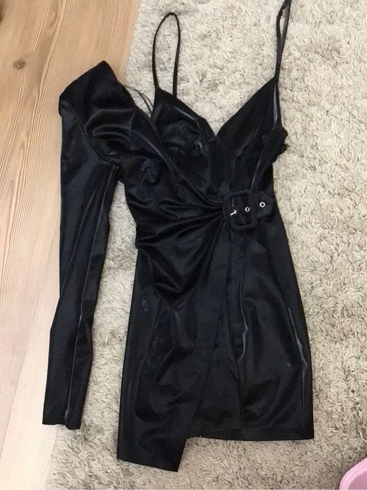 Rochie de seara,cu umar,neagra,nou nouta,Fete,S,Bershka