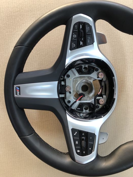 Volan M Bmw seria5 G30/G31 nou. Model cu vibratii,padele