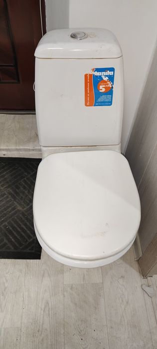 Унитаз целый  7 тысяч