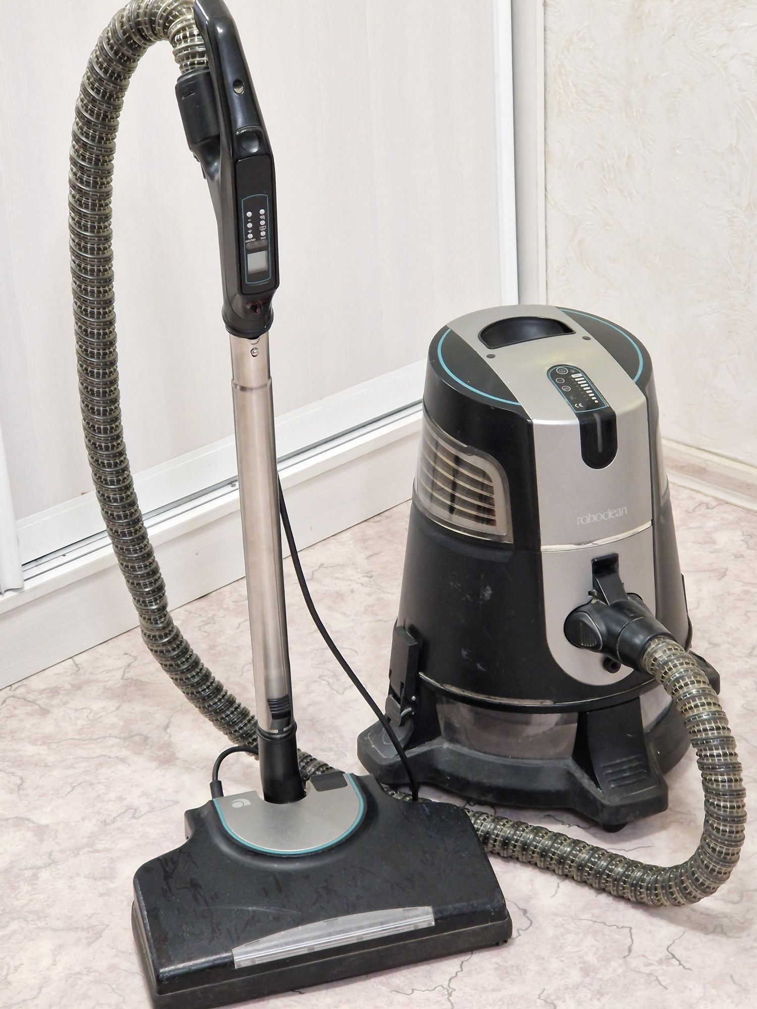 Продам пылесос Roboclean Aura SPlus Робоклин