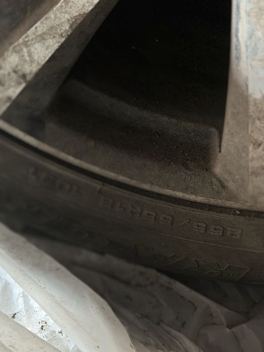 Продам резину зима на 18