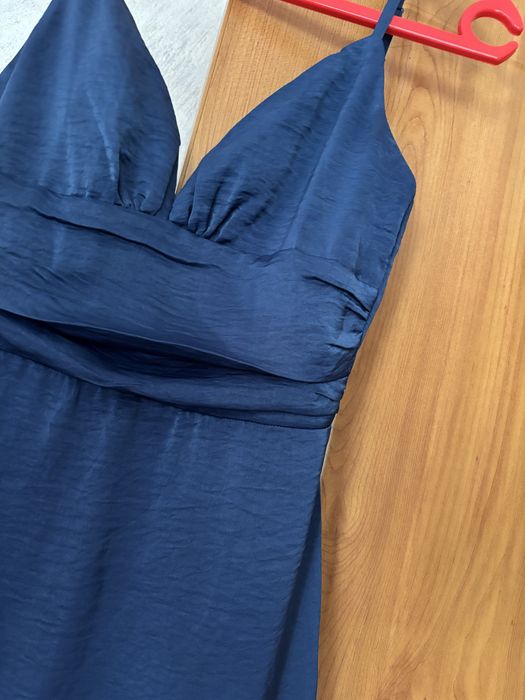 Официална рокля.