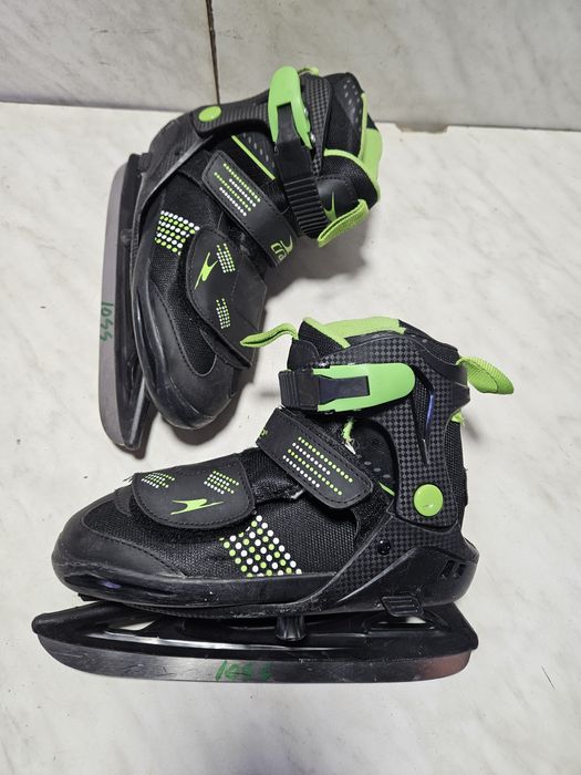 Patine 1044 gheata reglabile   marime 33-34-35-36 și 37 .