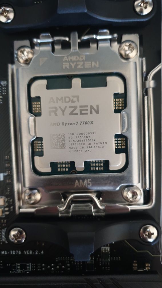 Ryzen 7 7700X B650 MSI MAG