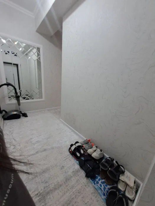 2/2/3. Дом кирпичный. Сергели, метро "Yangihayot" (4-bekat). Квартира