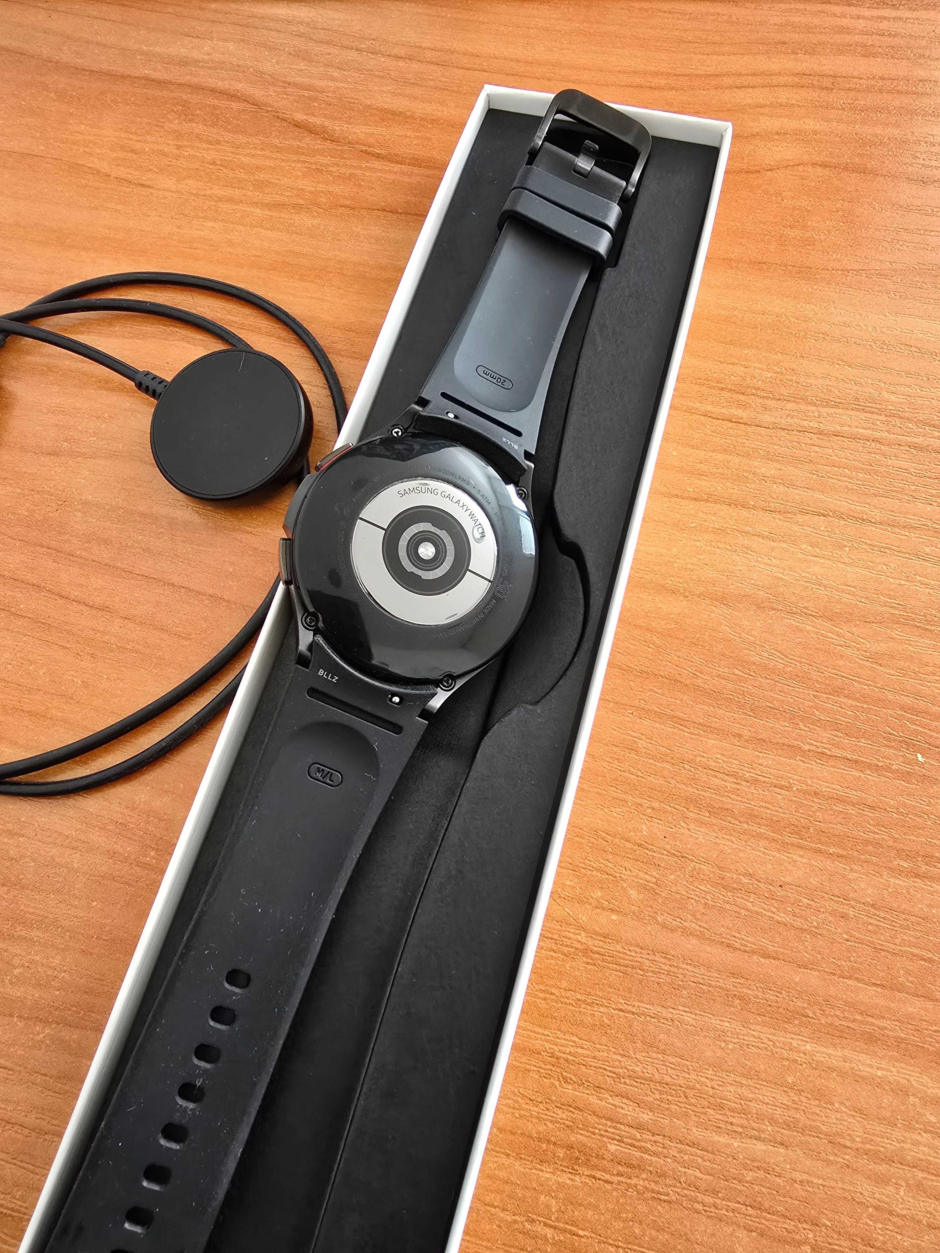 Samsung Galaxy Watch4 Classic