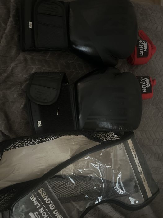 Продавам ракавици за бокс sz 10oz