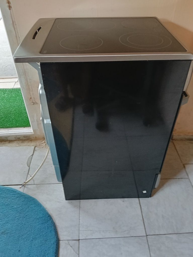Aragaz inox plită electrică cu 4 ochiuri și cuptor electric hansa folo