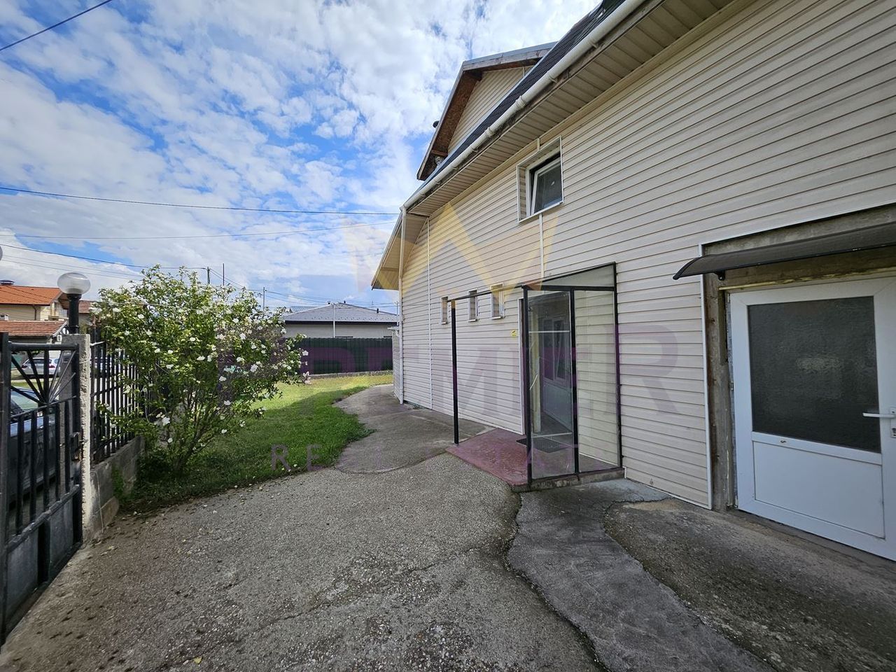 Продава се Къща в с. Мрамор, Област София-град - 380 кв.м за 1050 €/кв.м - Снимка #5