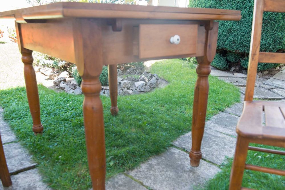 Masă din lemn extensibilă 8 persoane cu șase scaune