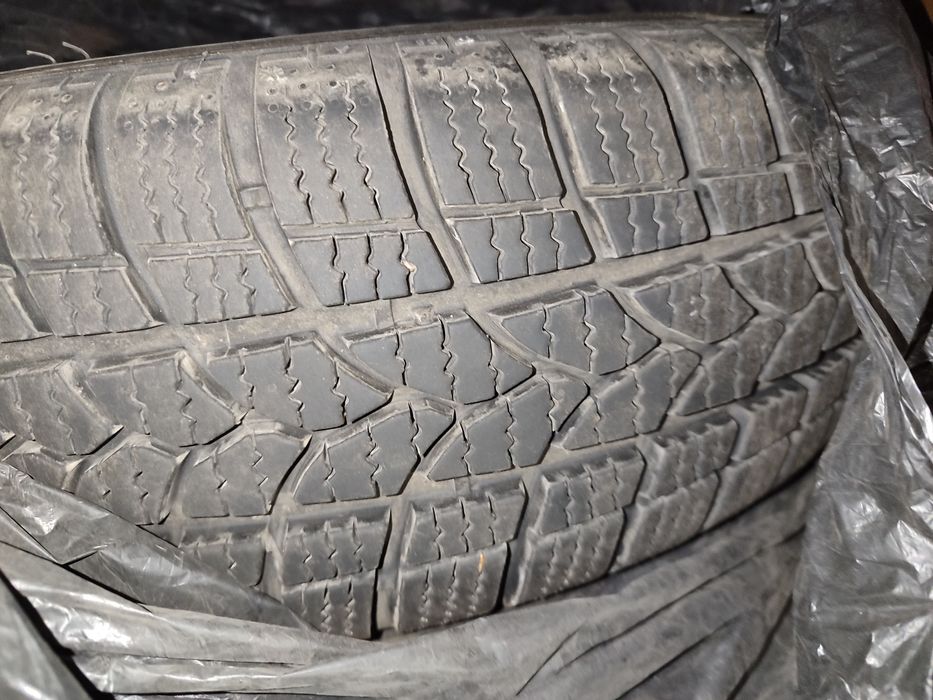 Зимни гуми 185/65/15  дот24 с джанти 4х100 подходящи за японски автом