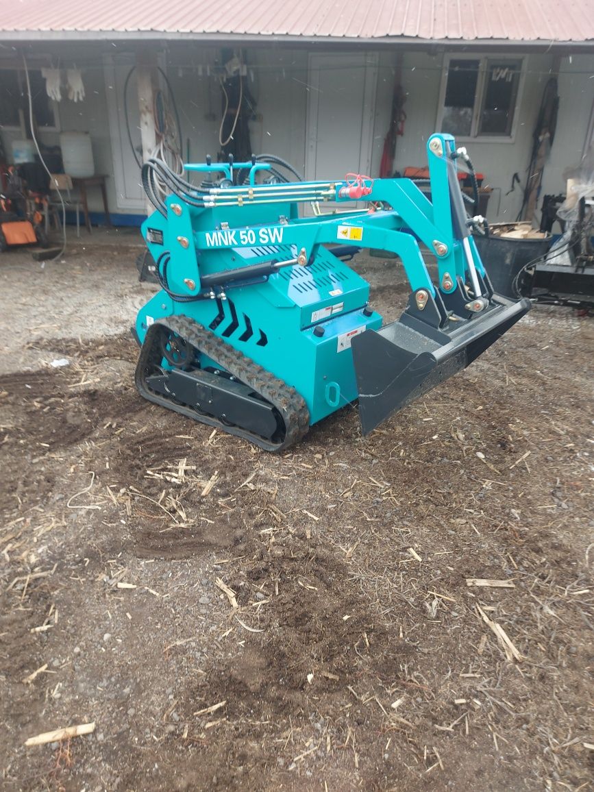 Incarcator frontal (mini buldoexcavator)