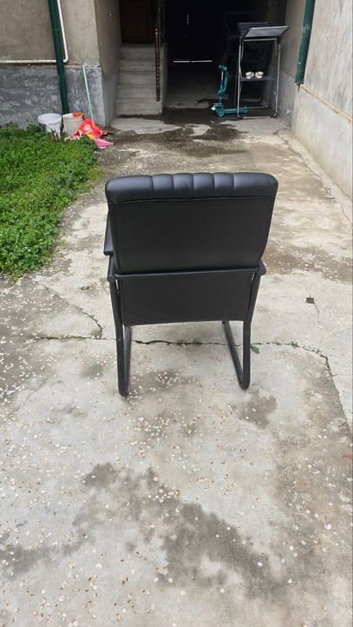 Stul karvon sotiladi