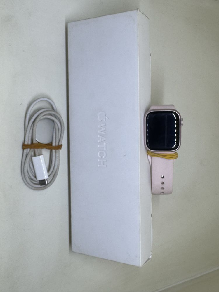 Apple Watch Series 9 41MM Pink 98 %