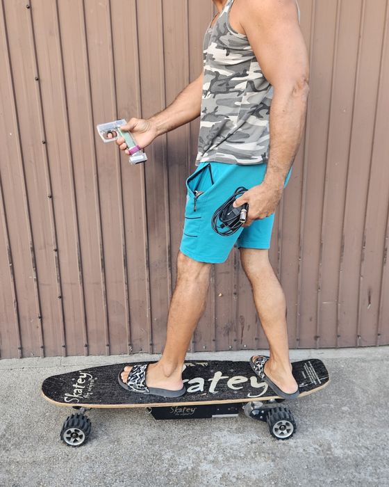 Skateboard Electric SKATEY 117x37x21/cm  cu telecomanda si incarcator