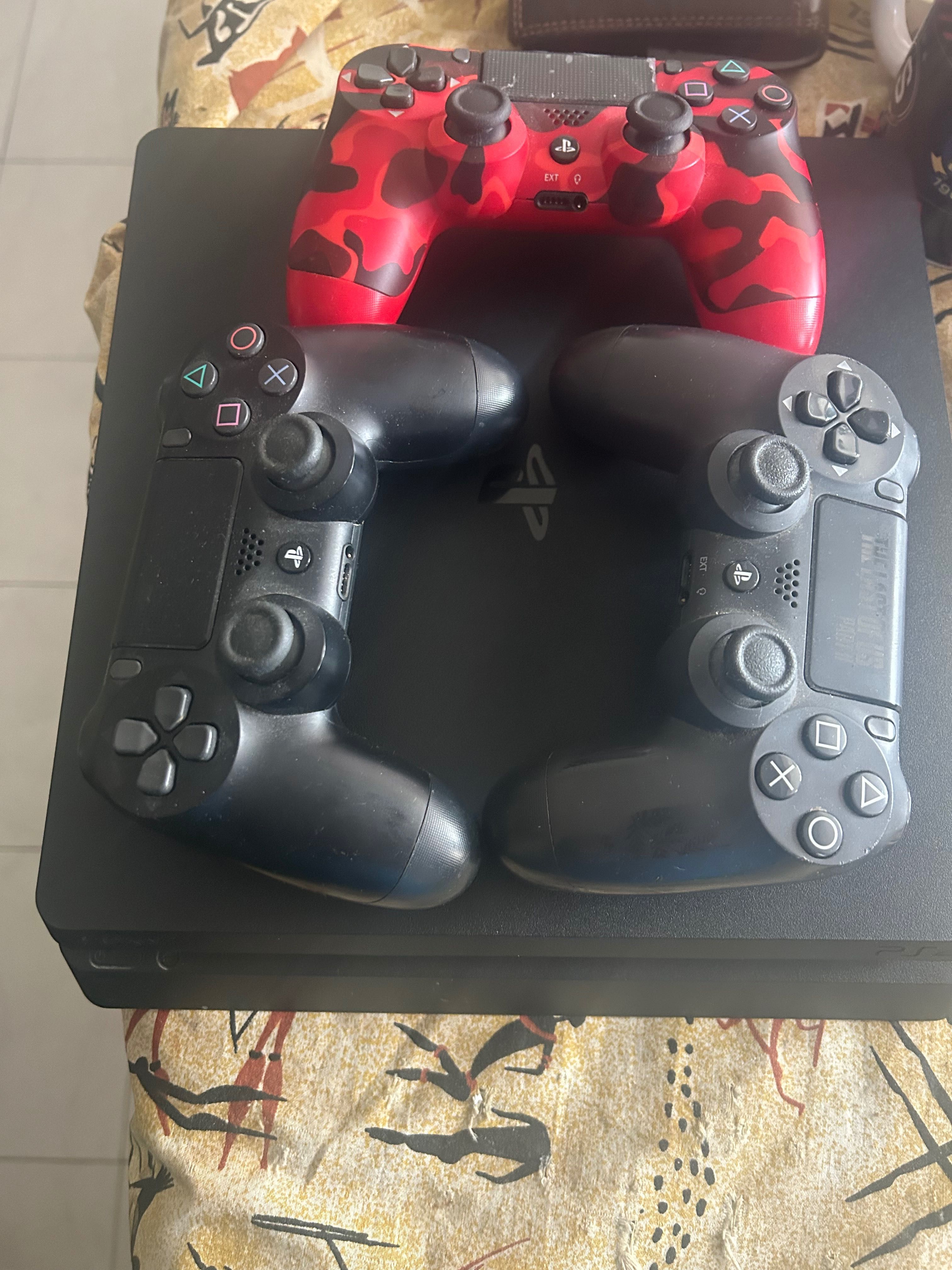 Продавам Ps4 конзола