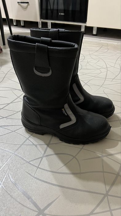 Продам сапоги Бикап новые