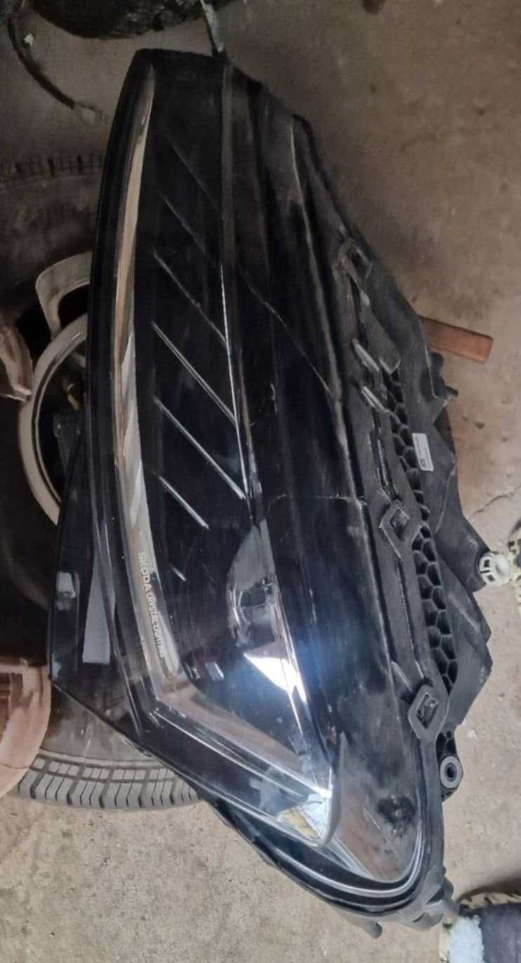 Фар Skoda SuperB