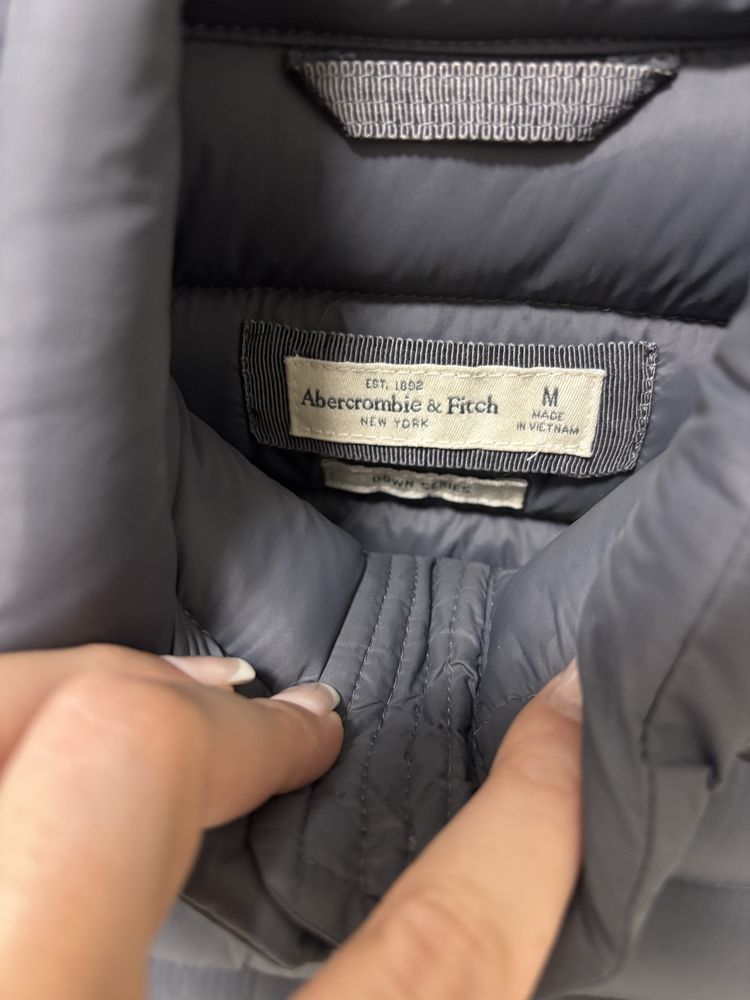 Яке Abercrombie & Fitch