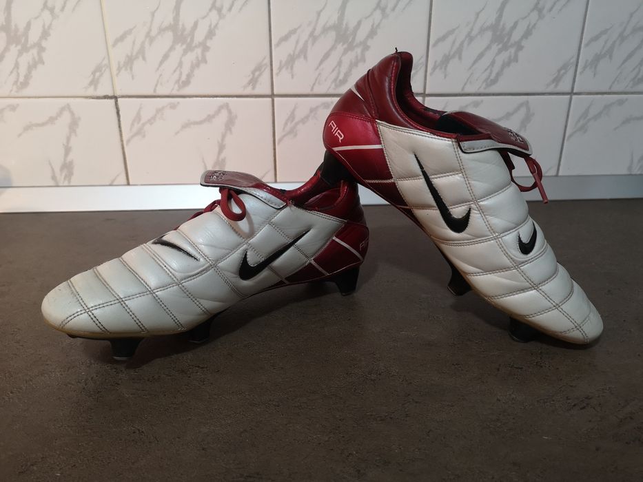 Vând ghete de fotbal profesionale Nike Total 90 FG