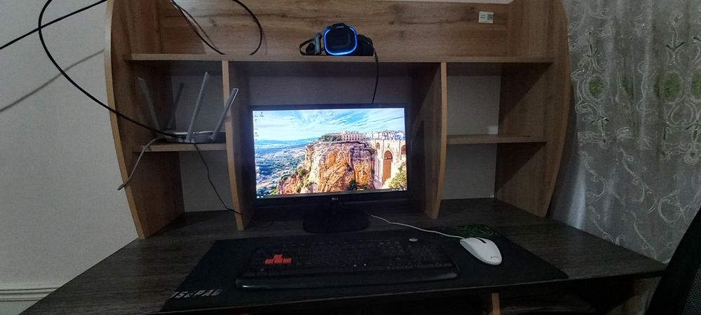 Igravoy kamputer stollari bilan