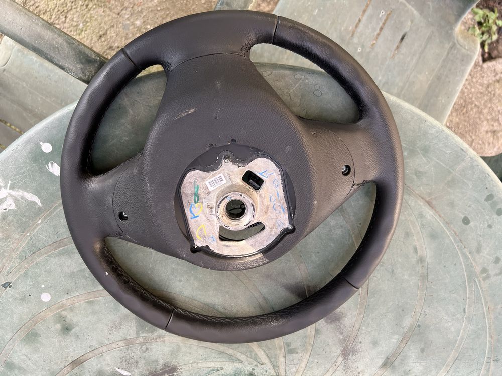 Волан BMW Х5 F15.Х6 F16 ВИБРАЦИЯ с Аербег/Airbag