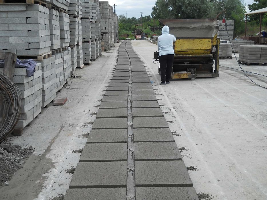 boltari  beton   garduri ,   loc de veci , pivnite