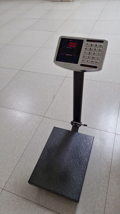 Продам весы напольные