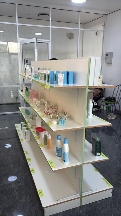 Продам Полки  хорошем состяни