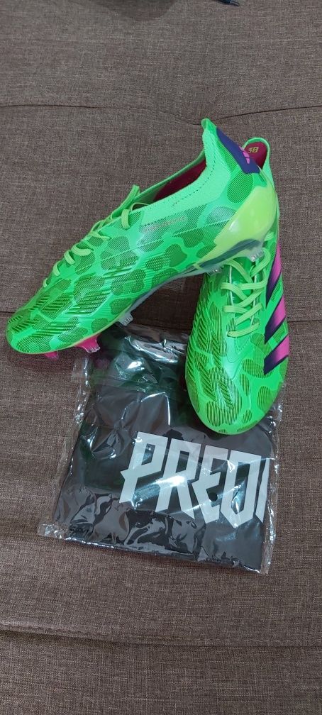 Ghete fotbal Adidas Predator Elite model 2024