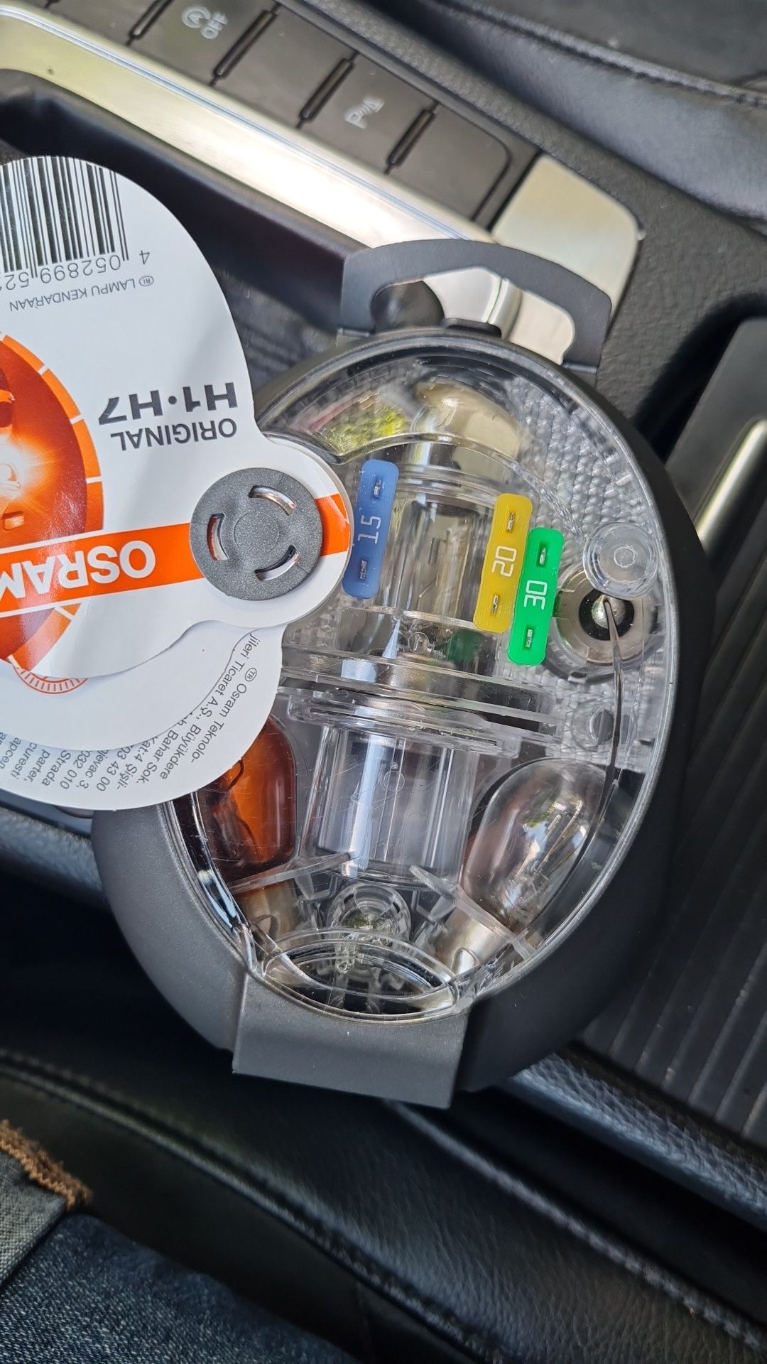 Vând rezerva becuri 12 V