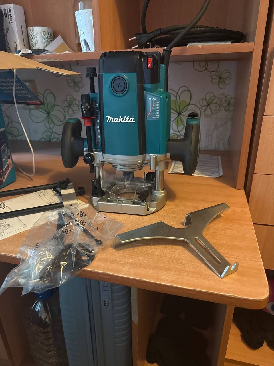 Фрезер MAKITA RP2303FC02 оригинал