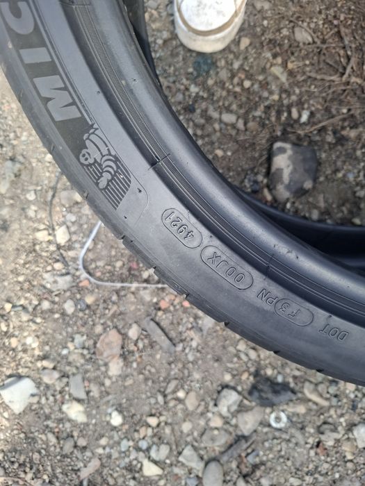 Vand 2 anvelope 255 35 20 michelin  de vara  dot 2021