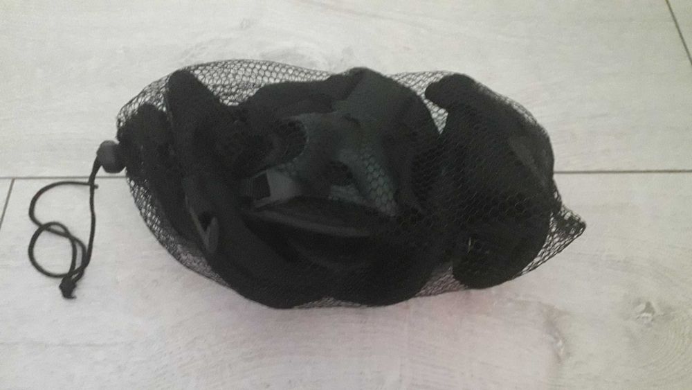 Vand set casca cu cotiere si genunchiere pentru trotinete