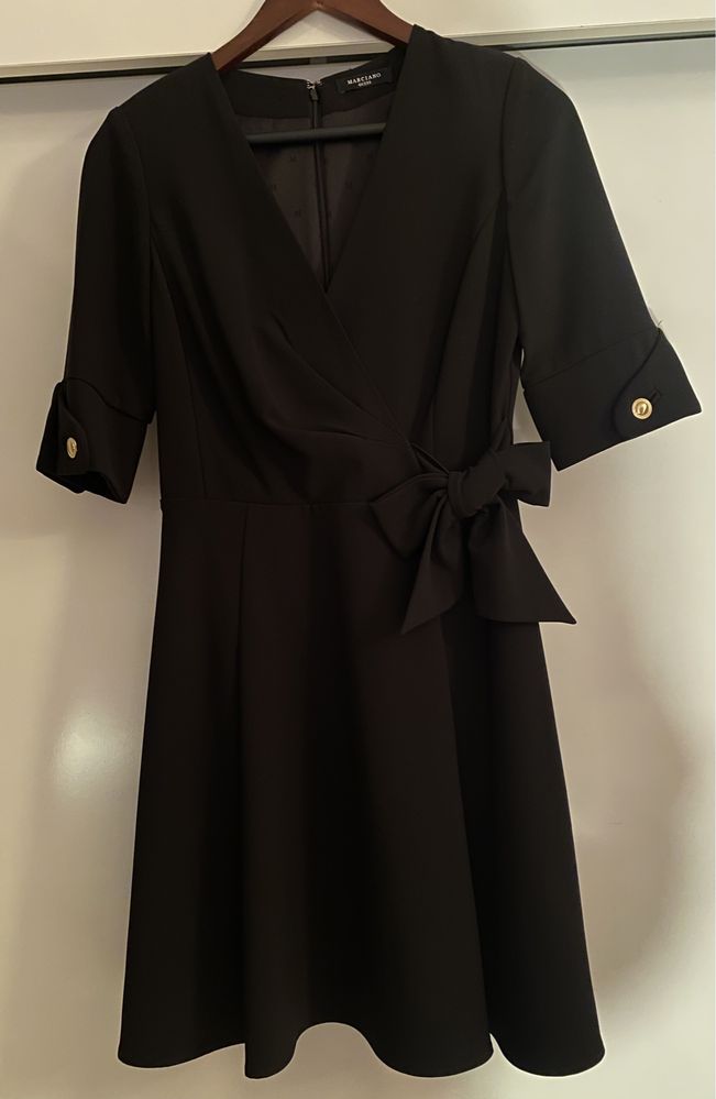 Черна рокля Guess By Marciano