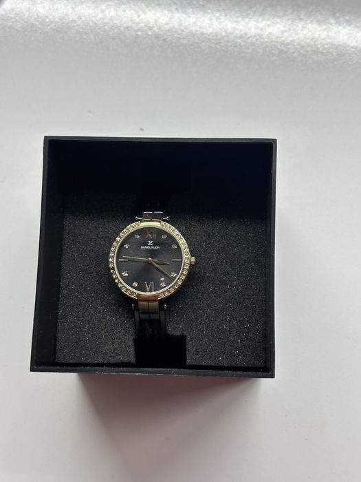 Часовник Daniel Klein- черен с розово злато