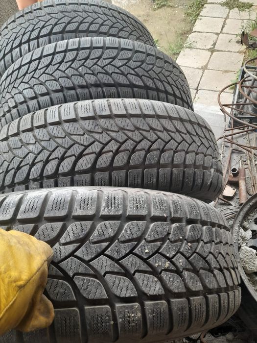 Set 4 Anvelope 215-65-15 M+S ca NOI + Jante de Opel BONUS