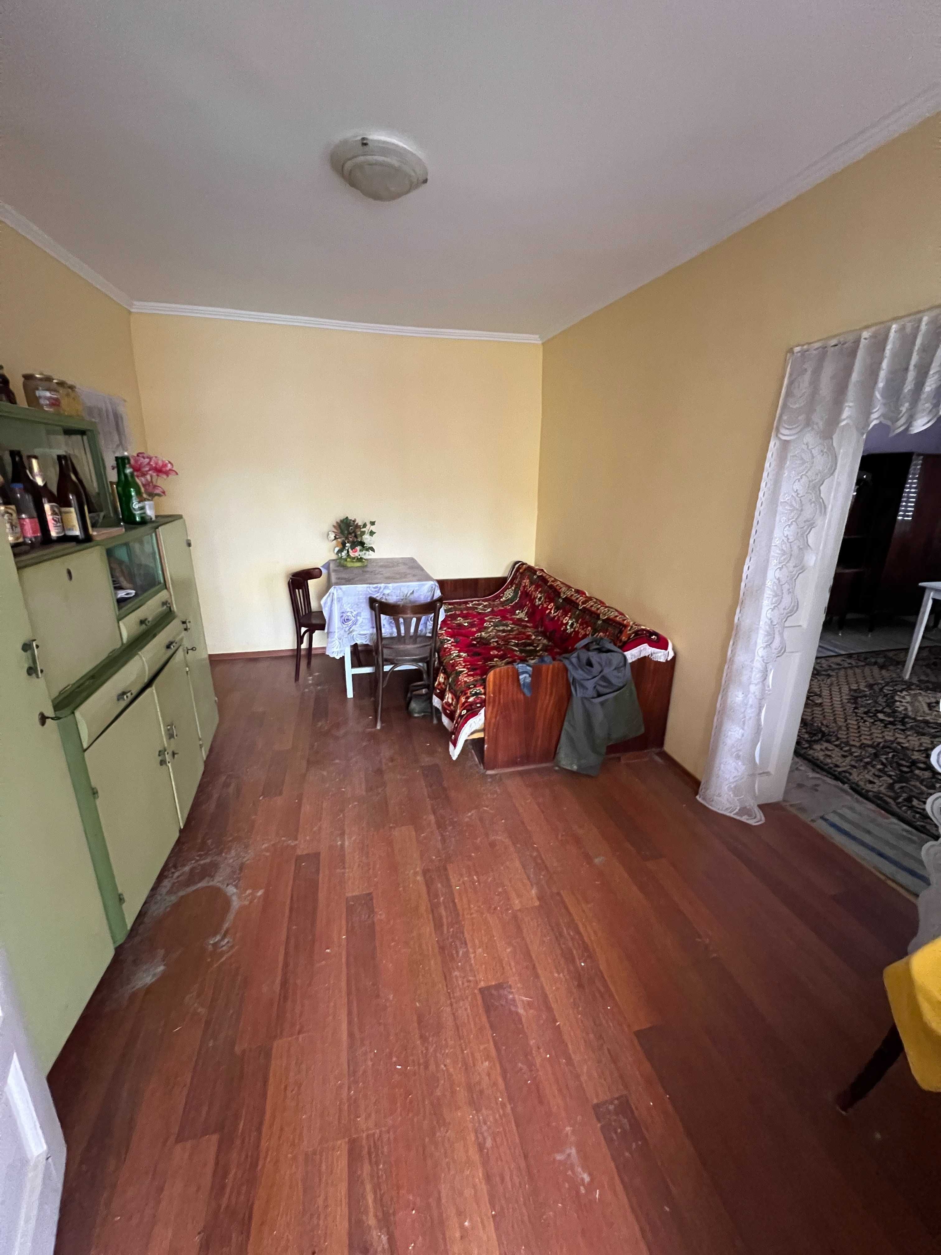Vand casa in Tasad cu teren de 5793mp la asfalt, front stradal de 30m