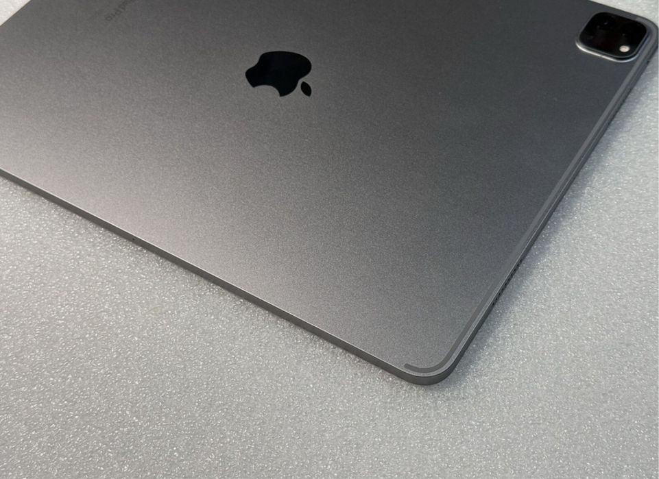 IPad Pro 12.9 Gen 6th M2 128 GB, Wi-Fi, smart keyboard folio, ca nou