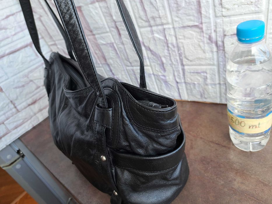 дамска малка черна чанта-естествена кожа