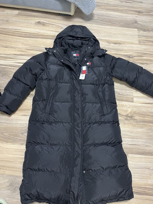 Дамско зимно яке Tommy Hilfiger.