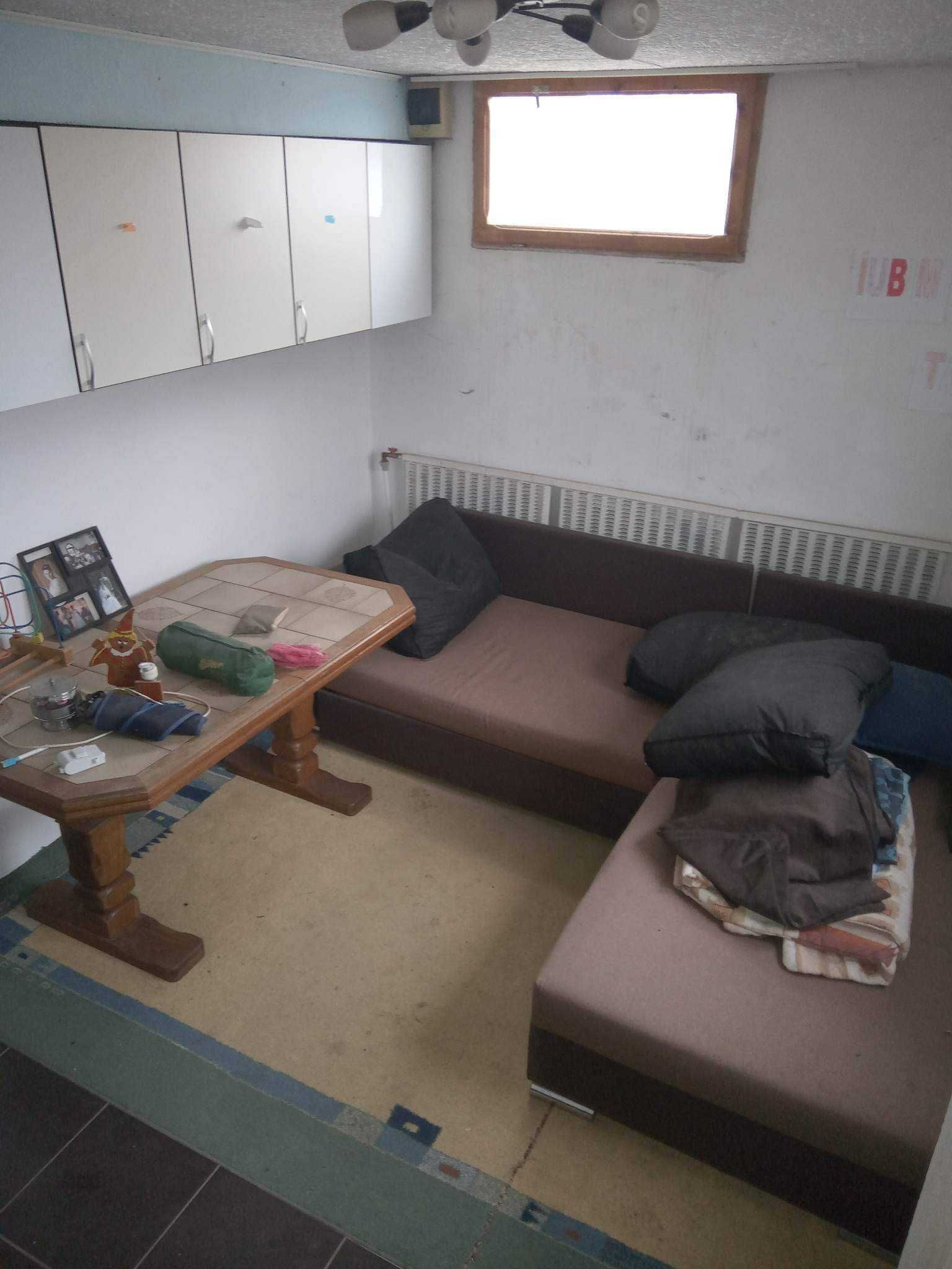 Casa de vanzare cu teren si atelier