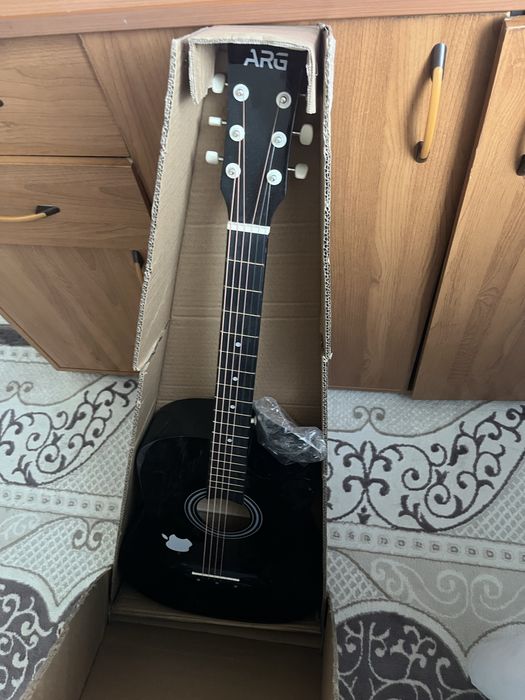 Гитара сатам новый