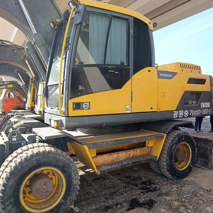 Экскаватор VOLVO EW210B
Йили: 2015
Моточас: 10 000
Ҳолати яхши,  муамм