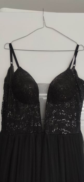 Rochie de ocazie model deosebit ca si noua mar. 40