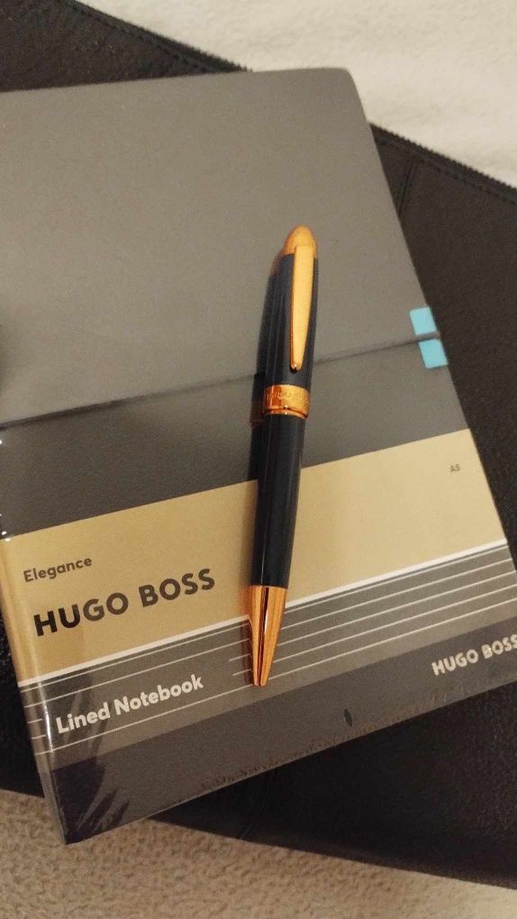 Тефтер А5 и химикалка  HUGO BOSS
