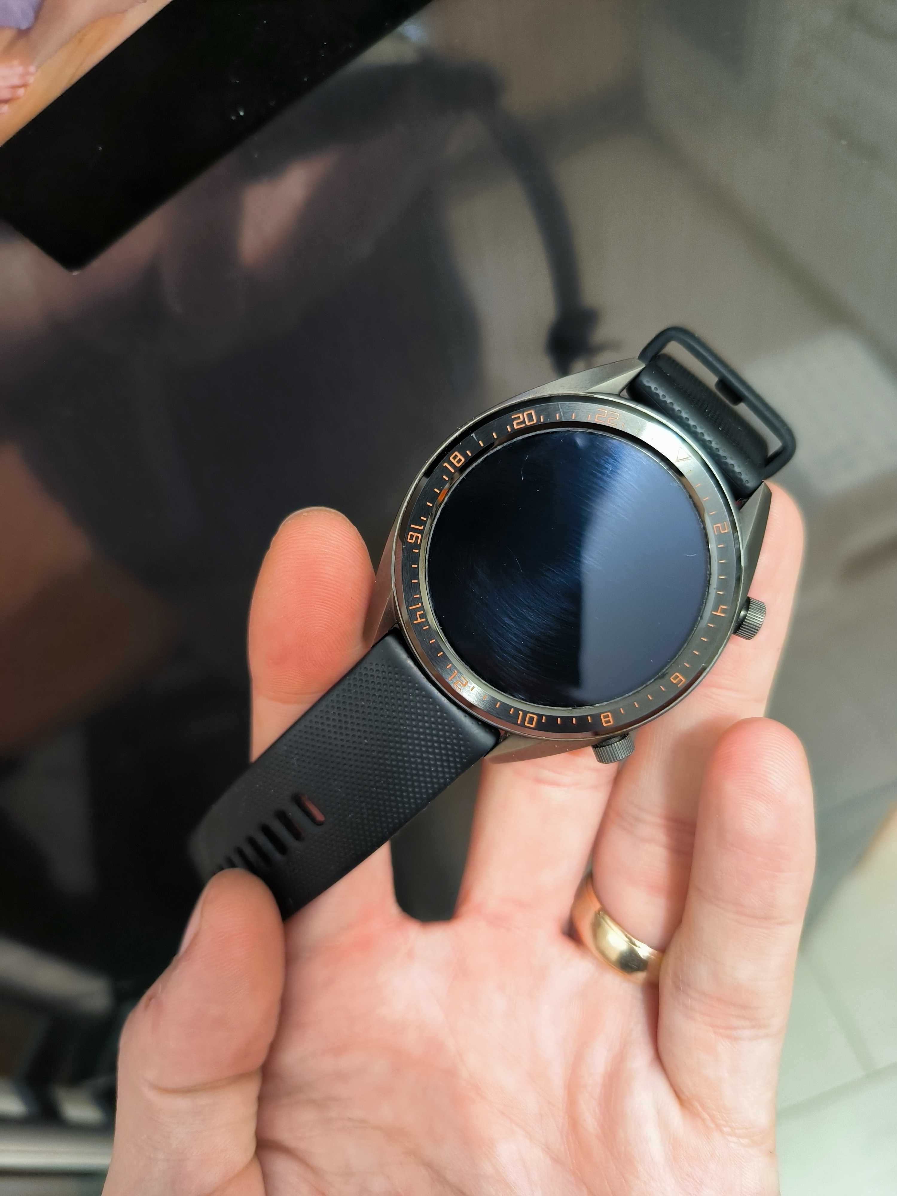 Huawei Watch GT cu încărcător